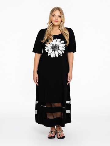 Yoek Dress in Black