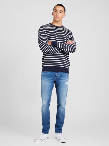 TOMMY HILFIGER Svetr 'Essential' – modrá