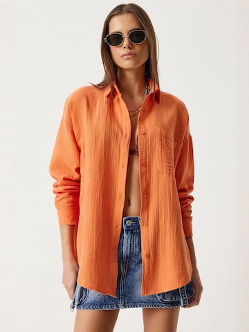 Happiness İstanbul Hemden in Orange: Vorderseite