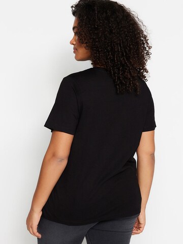 Trendyol Curve T-Shirt in Schwarz
