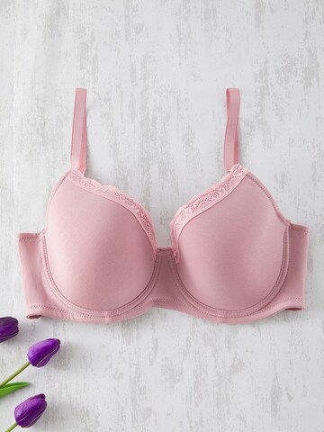Trendyol Curve T-shirt Bra in Pink: front