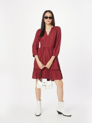 Robe 'Isabell' ABOUT YOU en rouge