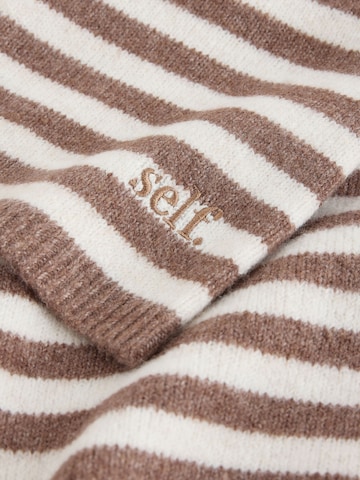 self. Sweater in Brown