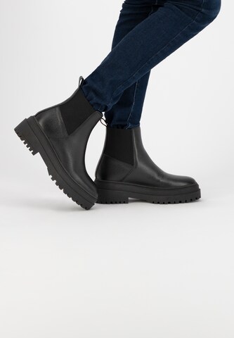 Mysa Chelsea Boots in Black: front