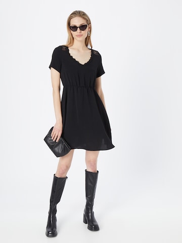 Rochie de cocktail 'Tasha' de la ABOUT YOU pe negru