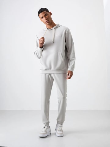 Survêtement Tommy Life en gris : devant