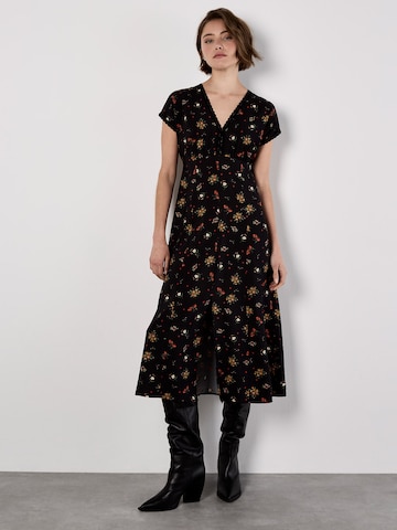 Robe ' ' Apricot en noir : devant