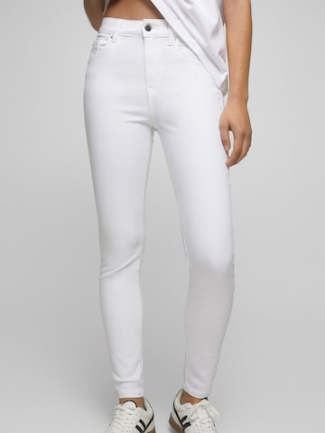 Pull&Bear Skinny Jeansy w kolorze biały
