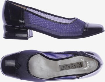 Casadei Flats & Loafers in 39,5 in Black: front