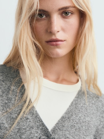 MANGO Strickjacke in Grau