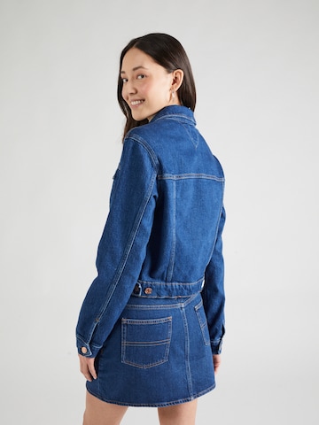 Tommy Jeans Overgangsjakke 'Izzie' i blå