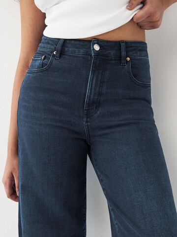 Next - Pierna ancha Vaquero 'Hourglass' en azul