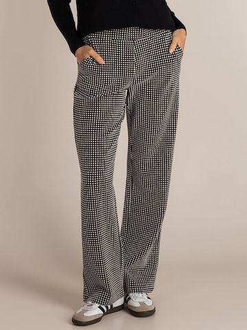IVY BEAU Regular Broek in Zwart: voorkant