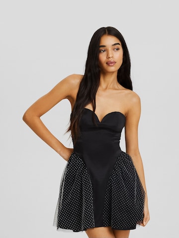 Robe de cocktail Bershka en noir : devant