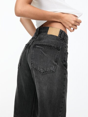 Pull&Bear Loosefit Jeans in Schwarz