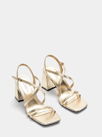 Pull&Bear Sandal in Gold