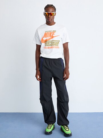 Tricou '6MO FUTURA FAHO25' de la Nike Sportswear pe alb
