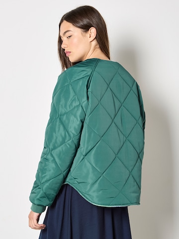 Veste bavaroise ' ' Apricot en vert