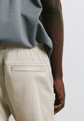 Pull&Bear Tapered Nadrág - bézs