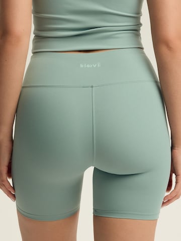 ESOTIQ - Skinny Pantalón 'High Waist Shorts Polyamid Mix glatt seamless stretch Kelsea' en verde