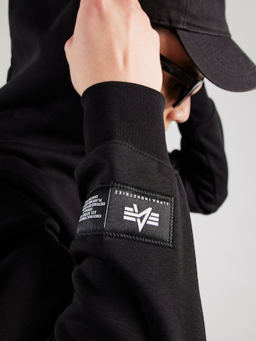 ALPHA INDUSTRIES Collegepaita värissä musta
