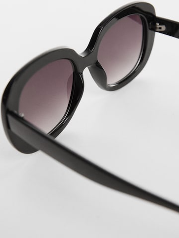 MANGO Sonnenbrille 'FAVIGNAN' in Schwarz