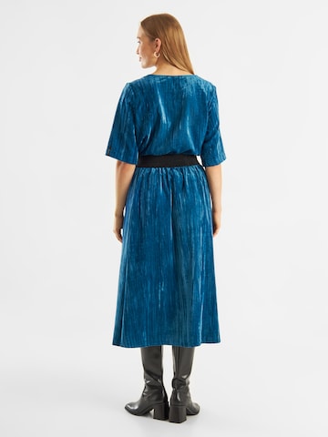Gonna 'Rhym' di Jascha Stockholm in blu