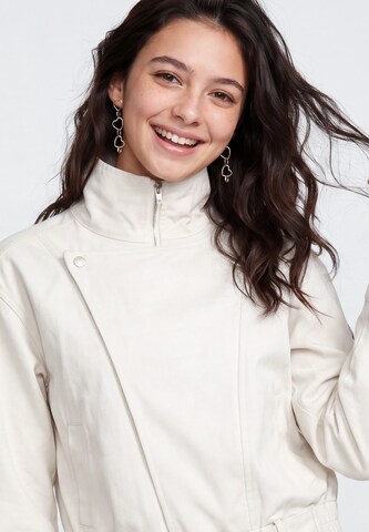MYMO Between-season jacket in White