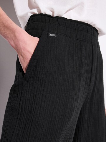 STREET ONE Wide leg Trousers in Black