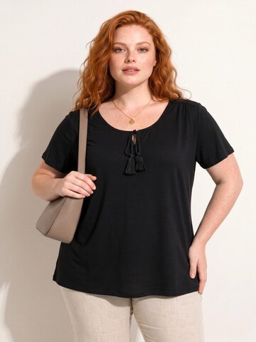 Shape Of You Blouse in Zwart