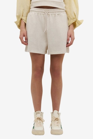 No Matter What Regular Shorts in Beige: Vorderseite