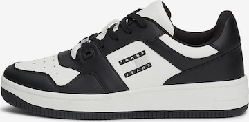 Tommy Jeans Sneakers laag in Zwart: voorkant