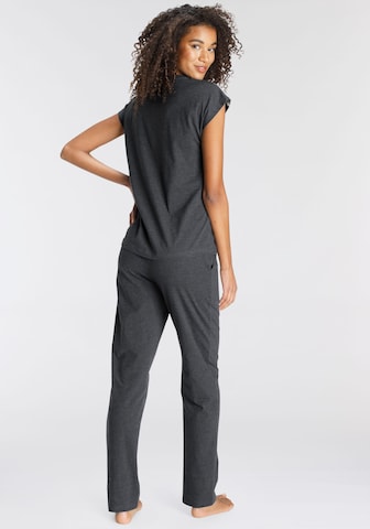 s.Oliver Pyjama in Grau