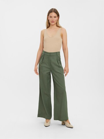 VERO MODA Wide Leg Bundfaltenhose in Grün