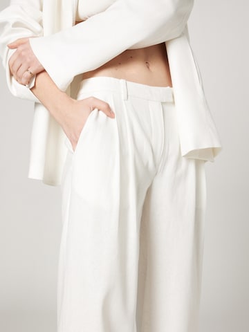 LENI KLUM x ABOUT YOU Loose fit Pleat-Front Pants 'Valeria' in White