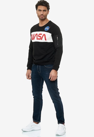 Redbridge Pullover McKinney NASA Print & Patches in Schwarz