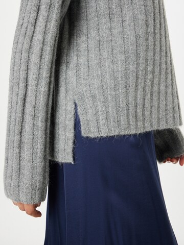 Pullover 'Palmike' di OPUS in grigio