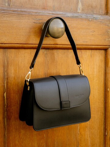 SARA BY JG - Bolso de hombro 'La Belluna' en negro