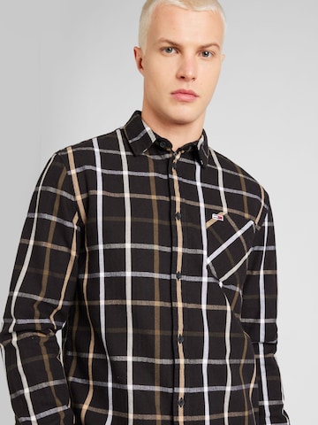 Tommy Jeans - Ajuste regular Camisa en negro